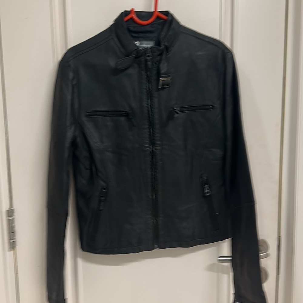 GQ Firenze-Italia Pure Leather short jacket! Classy, stylish, sassy!UK S/M! NWOT - Picture 6 of 16